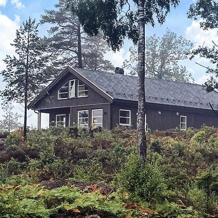 9 Person In Semesterbostad Tvedestrand