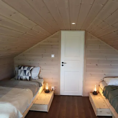 Semesterbostad 9 Person In